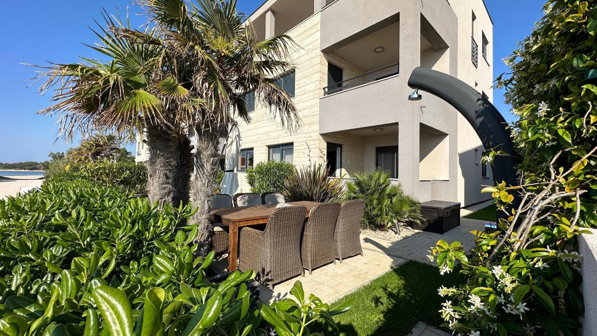 Apartments The Beach Resort Vir Exterior foto