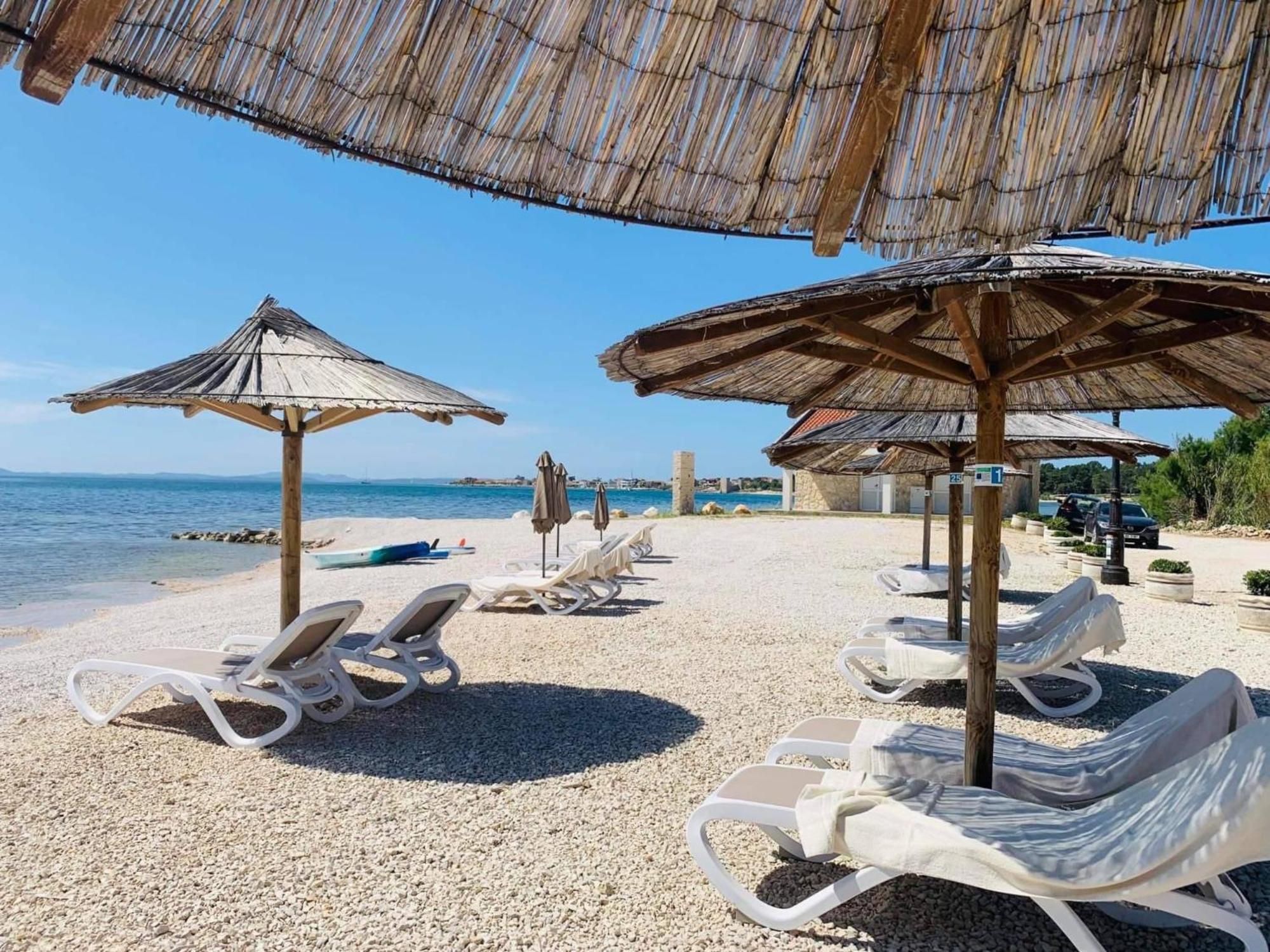 Apartments The Beach Resort Vir Exterior foto