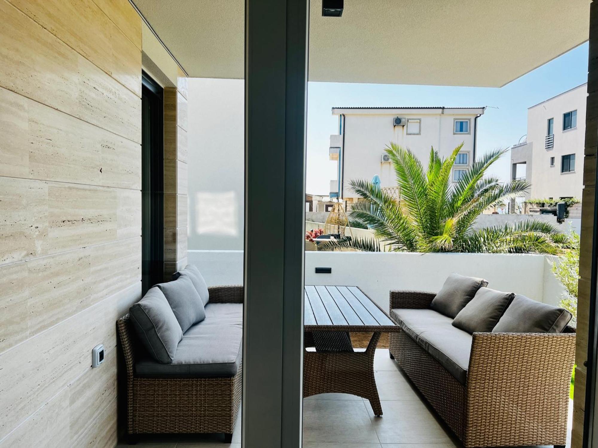 Apartments The Beach Resort Vir Exterior foto